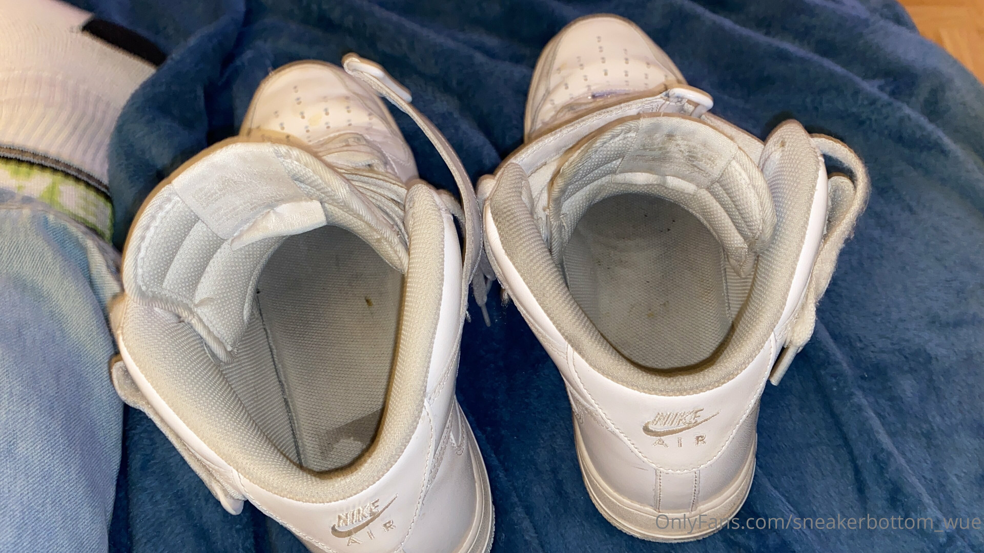 Photo by sneakerbottom_wue published on May 17,2023 21:00:27 - BestThots