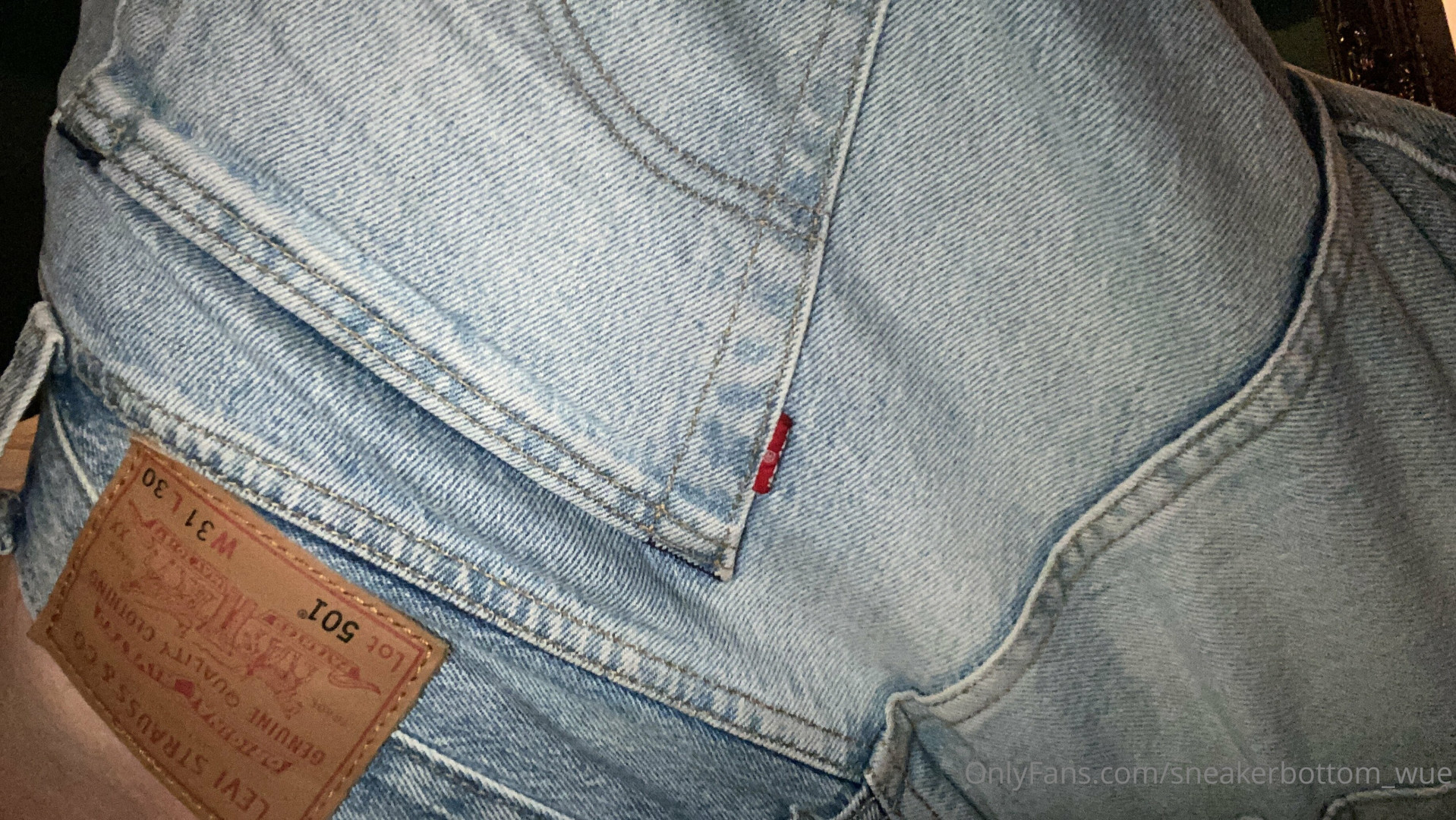 Photo by sneakerbottom_wue published on May 17,2023 21:00:28 - BestThots