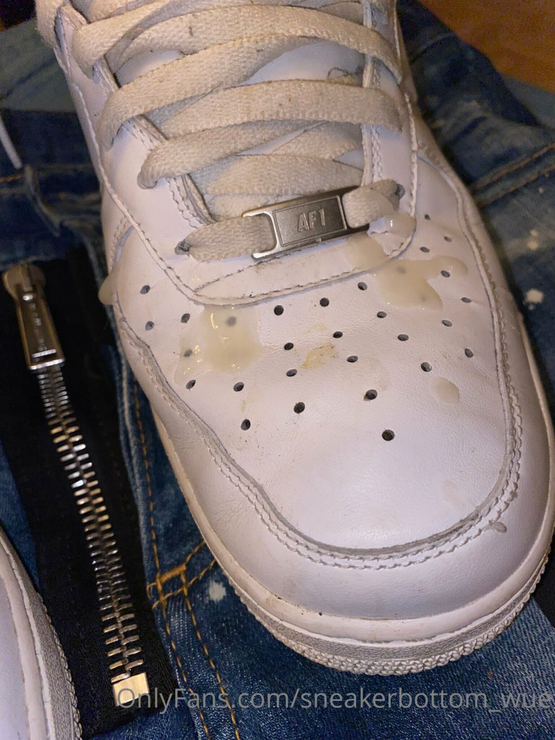 Photo by sneakerbottom_wue published on May 17,2023 21:00:31 - BestThots