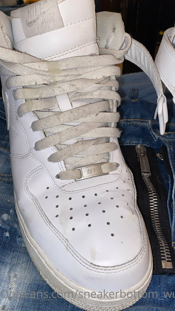 Photo by sneakerbottom_wue published on May 17,2023 21:00:32 - BestThots