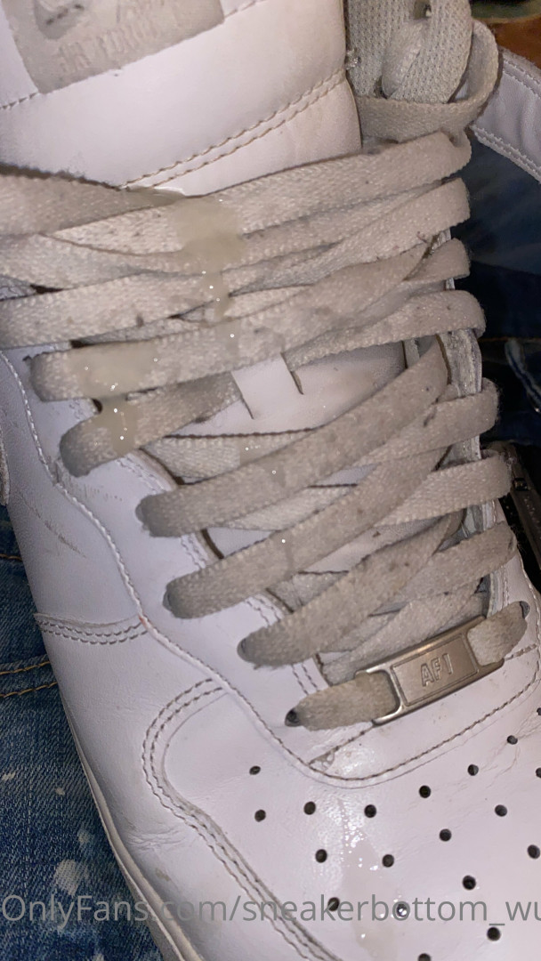 Photo by sneakerbottom_wue published on May 17,2023 21:00:33 - BestThots