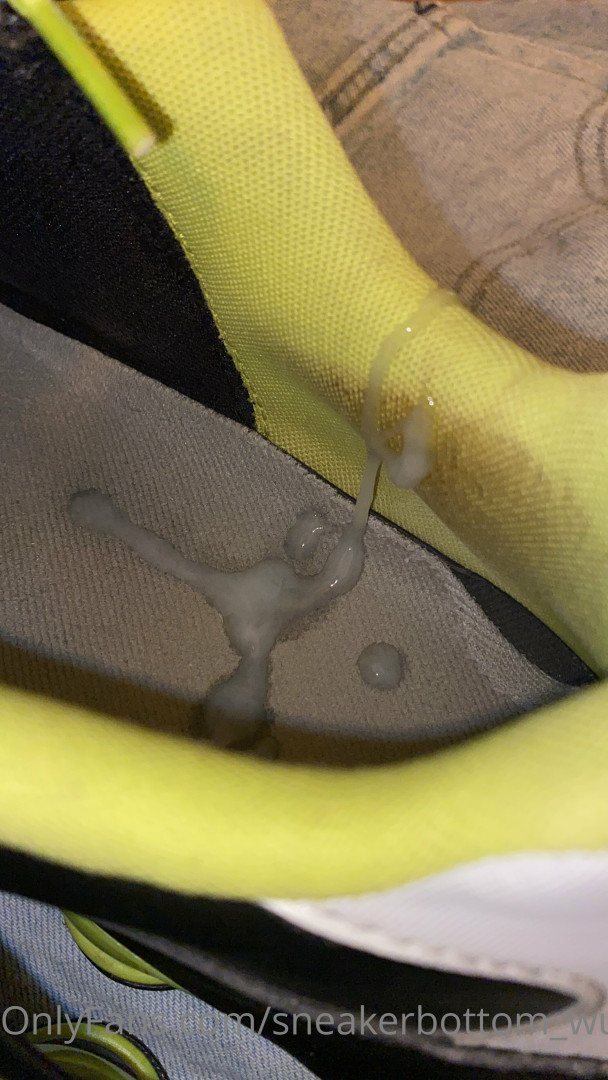 Photo by sneakerbottom_wue published on May 17,2023 21:00:38 - BestThots