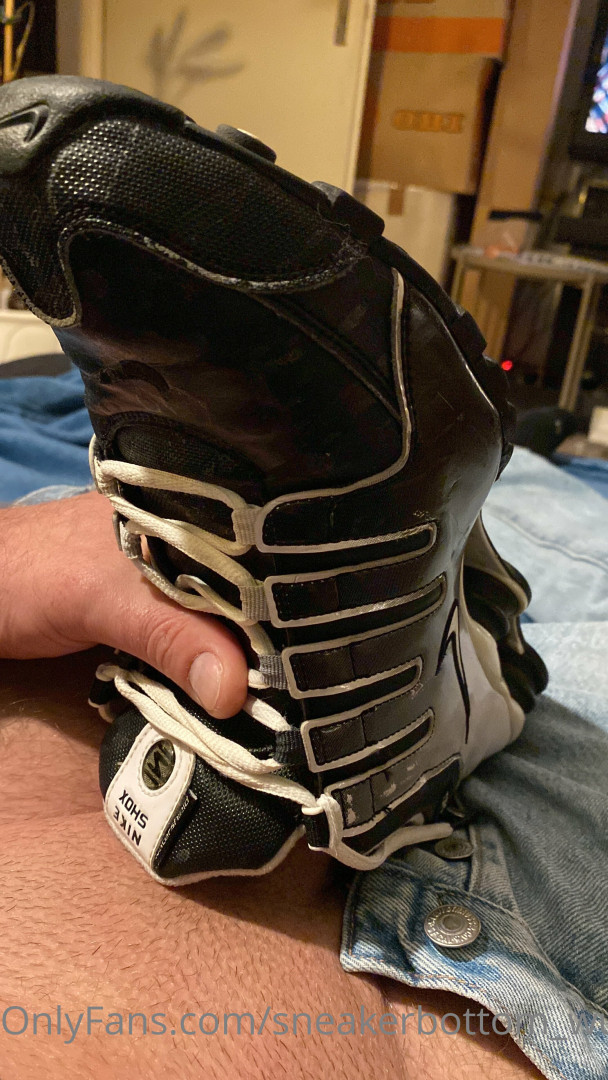 Photo by sneakerbottom_wue published on May 17,2023 21:00:40 - BestThots