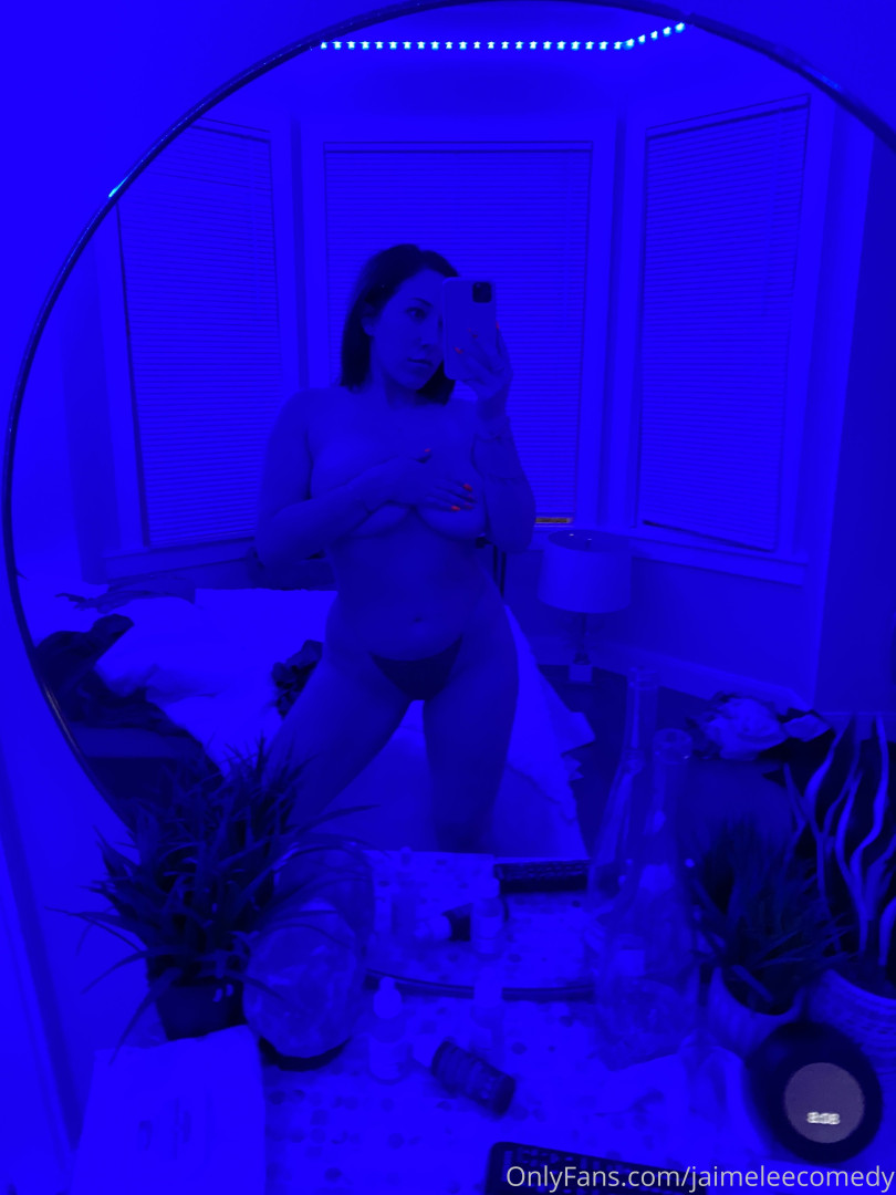 Photo by jaimeleecomedy published on August 7,2023 13:49:19 - BestThots