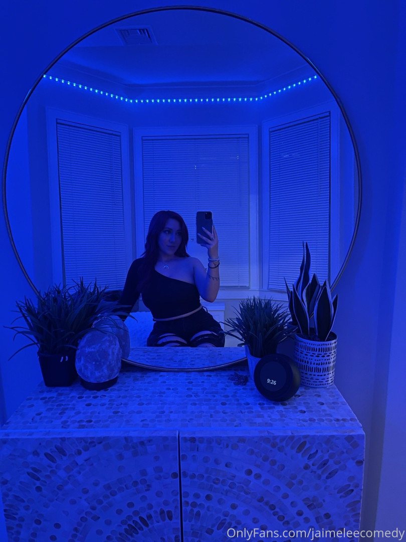Photo by jaimeleecomedy published on August 7,2023 13:58:50 - BestThots