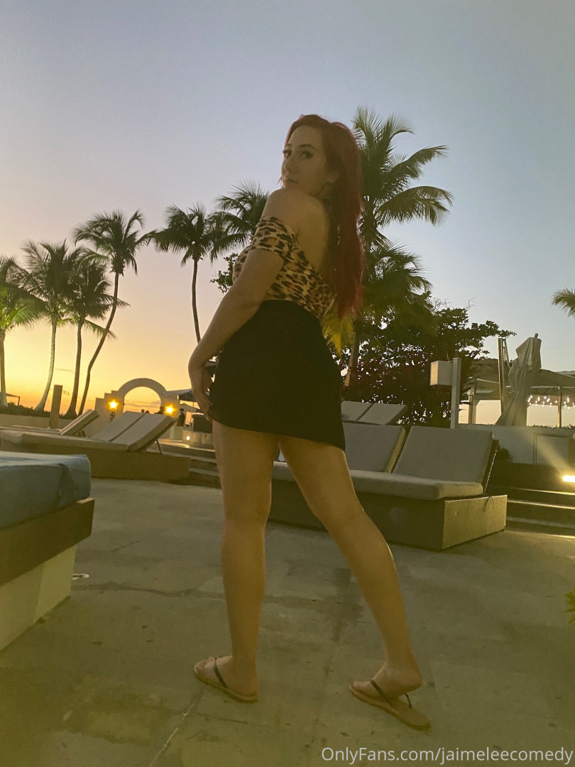 Photo by jaimeleecomedy published on August 7,2023 14:16:09 - BestThots