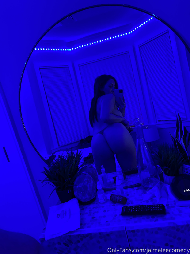 Photo by jaimeleecomedy published on August 7,2023 14:17:37 - BestThots