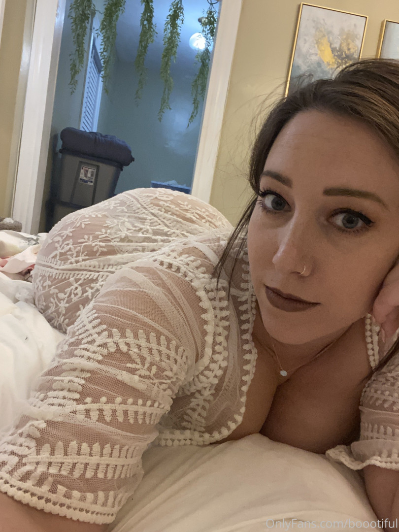 Photo by jaimeleecomedy published on August 7,2023 14:25:00 - BestThots