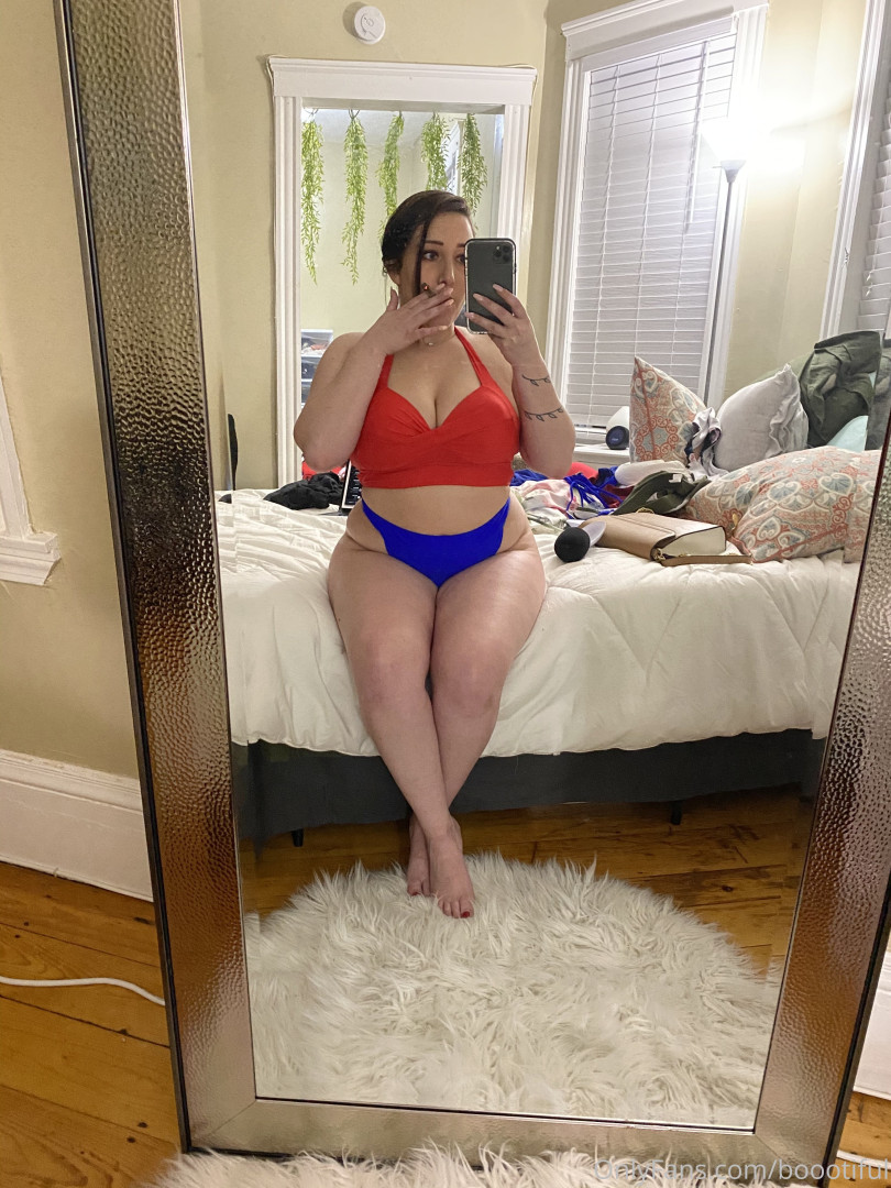 Photo by jaimeleecomedy published on August 7,2023 14:26:31 - BestThots