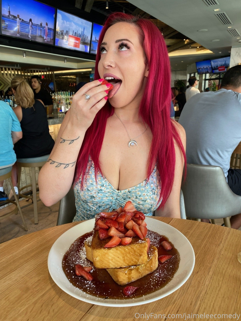 Photo by jaimeleecomedy published on August 7,2023 14:27:58 - BestThots