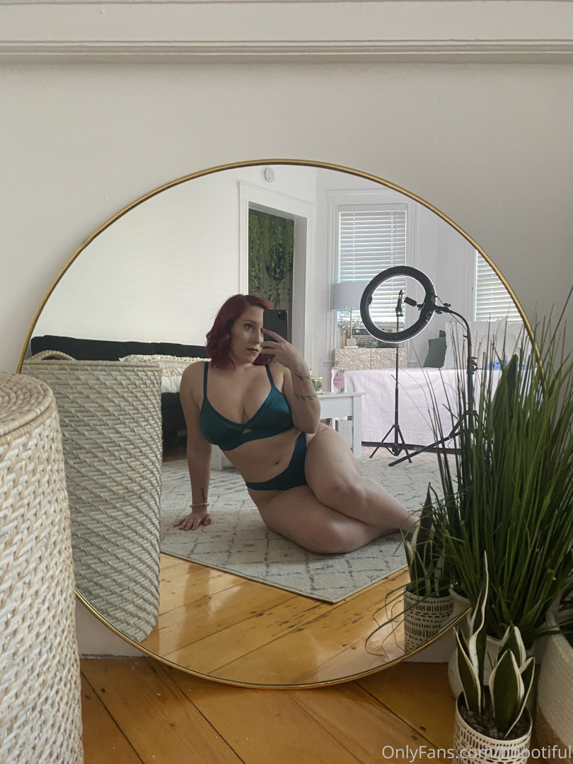 Photo by jaimeleecomedy published on August 7,2023 14:29:25 - BestThots