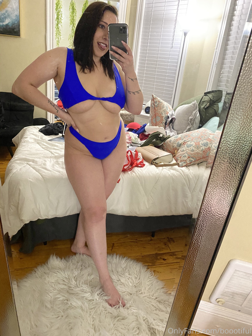 Photo by jaimeleecomedy published on August 7,2023 14:29:37 - BestThots