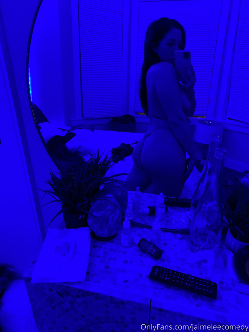 Photo by jaimeleecomedy published on August 7,2023 14:32:40 - BestThots