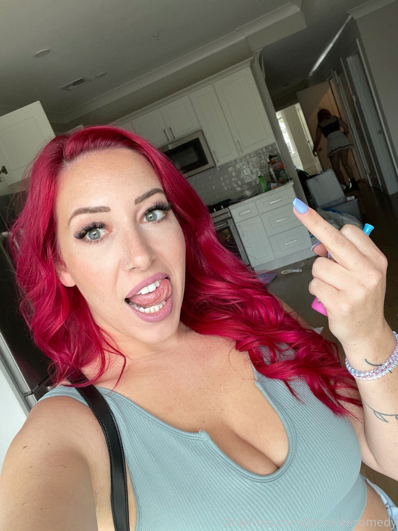 Photo by jaimeleecomedy published on August 7,2023 14:36:48 - BestThots