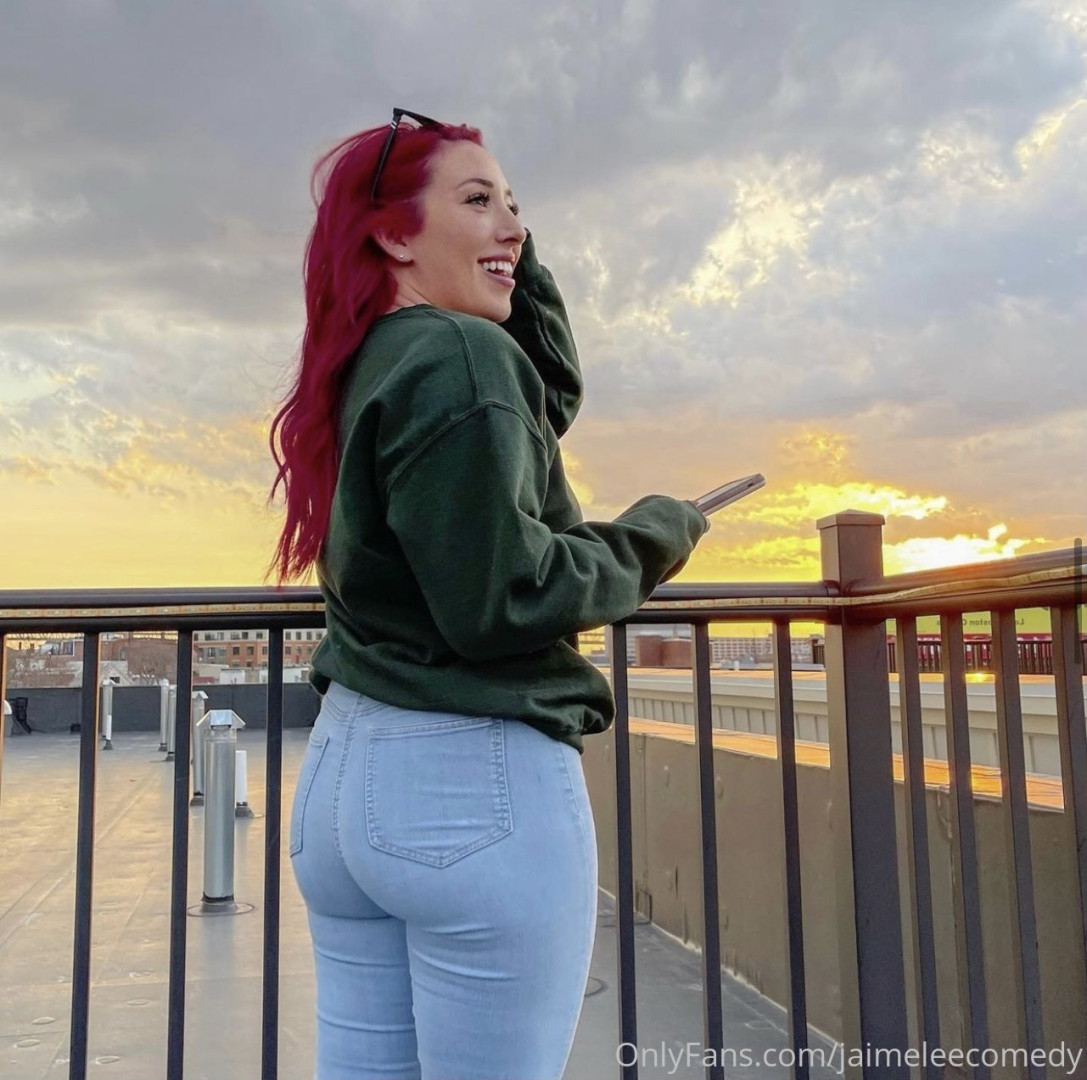 Photo by jaimeleecomedy published on August 7,2023 14:39:33 - BestThots