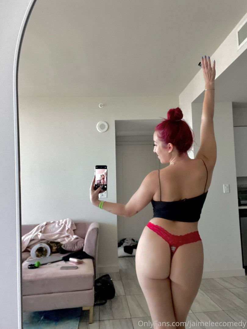 Photo by jaimeleecomedy published on August 7,2023 14:40:31 - BestThots