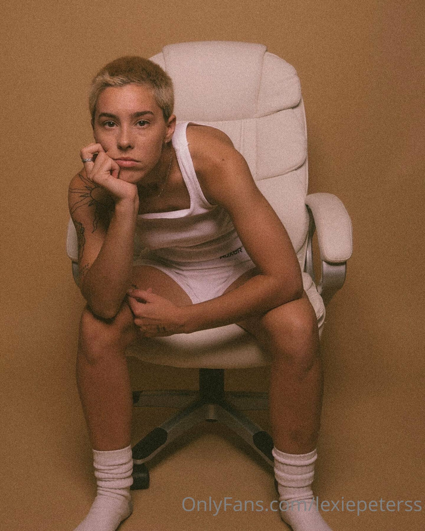 Photo by lexiepeterss published on October 11,2023 13:51:45 - BestThots