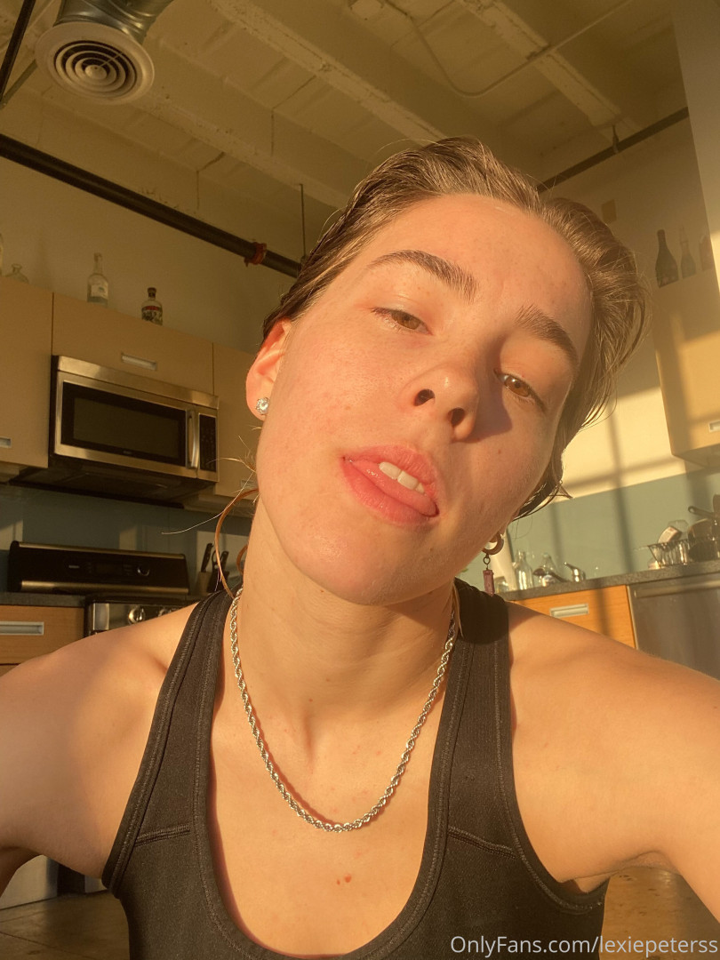 Photo by lexiepeterss published on October 11,2023 14:14:49 - BestThots