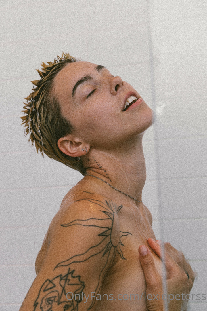 Photo by lexiepeterss published on October 11,2023 14:28:36 - BestThots