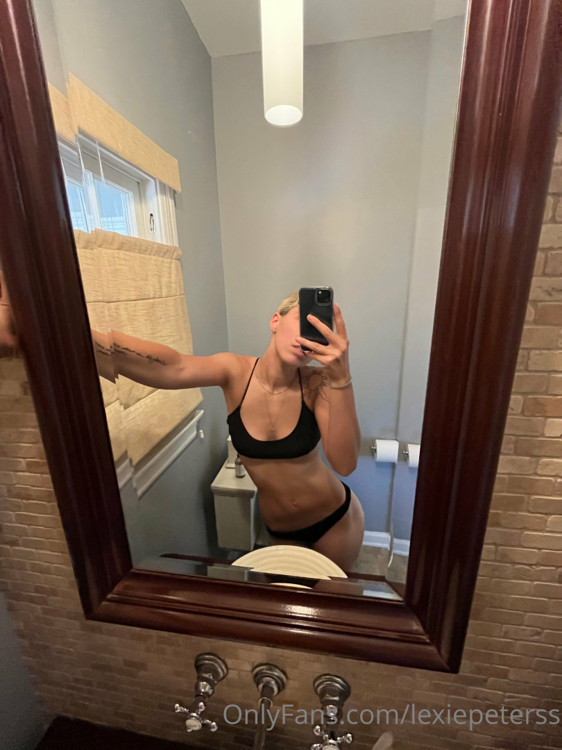 Photo by lexiepeterss published on October 11,2023 15:56:41 - BestThots