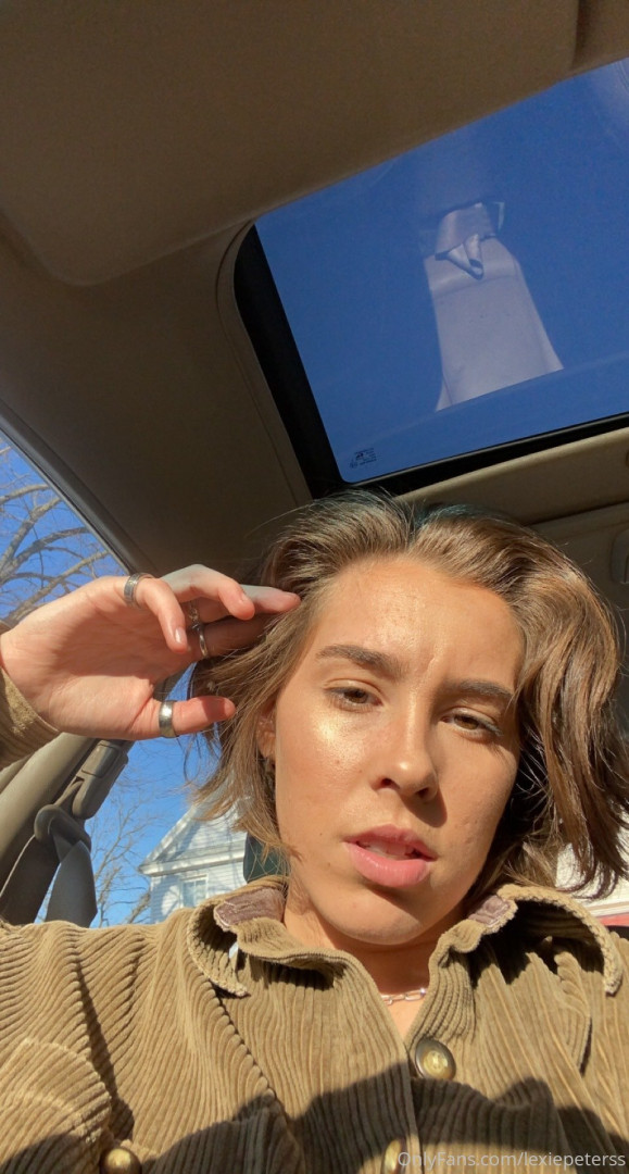 Photo by lexiepeterss published on October 11,2023 16:19:52 - BestThots