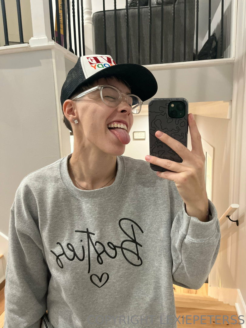 Photo by lexiepeterss published on October 11,2023 17:00:12 - BestThots