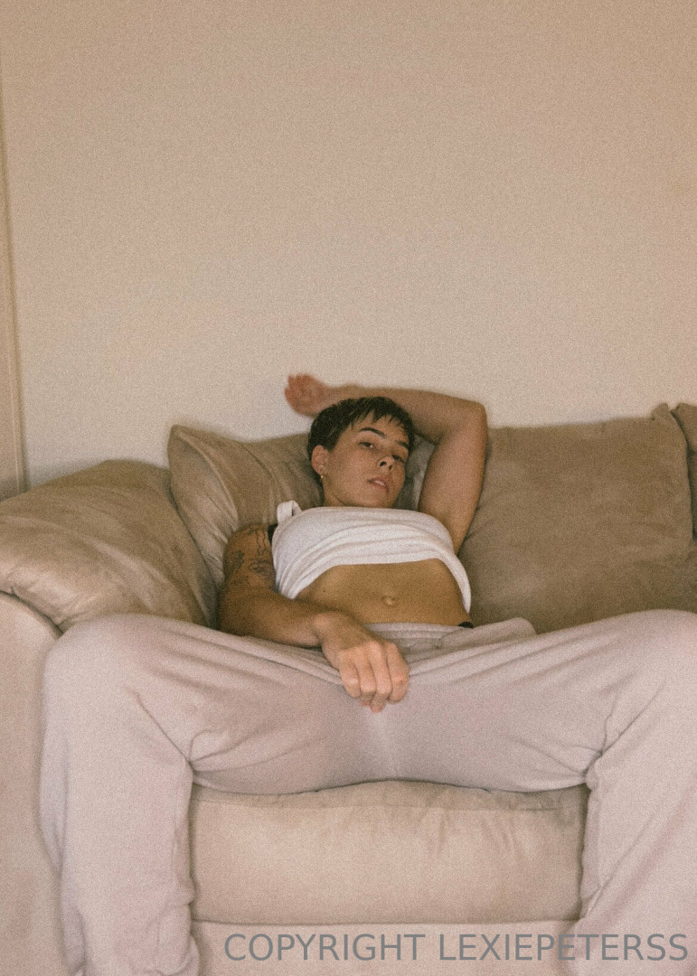 Photo by lexiepeterss published on October 11,2023 17:31:53 - BestThots