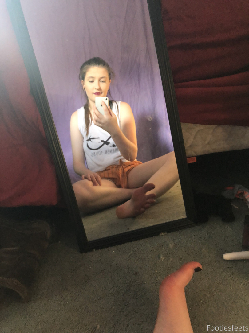 Photo by footiesfeets published on January 15,2024 03:27:30 - BestThots