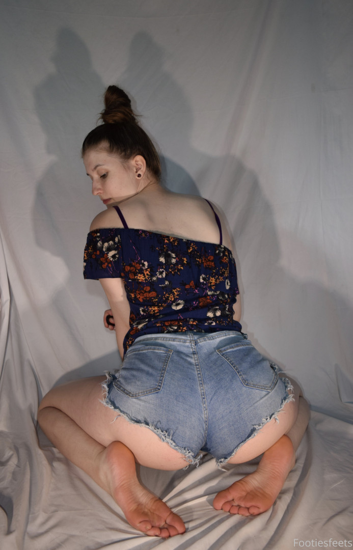 Photo by footiesfeets published on January 15,2024 03:28:44 - BestThots