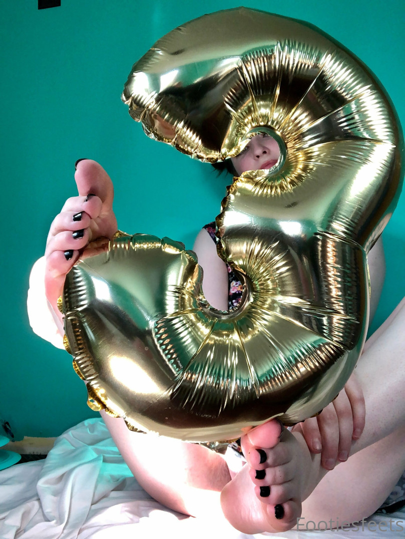 Photo by footiesfeets published on January 15,2024 03:30:09 - BestThots