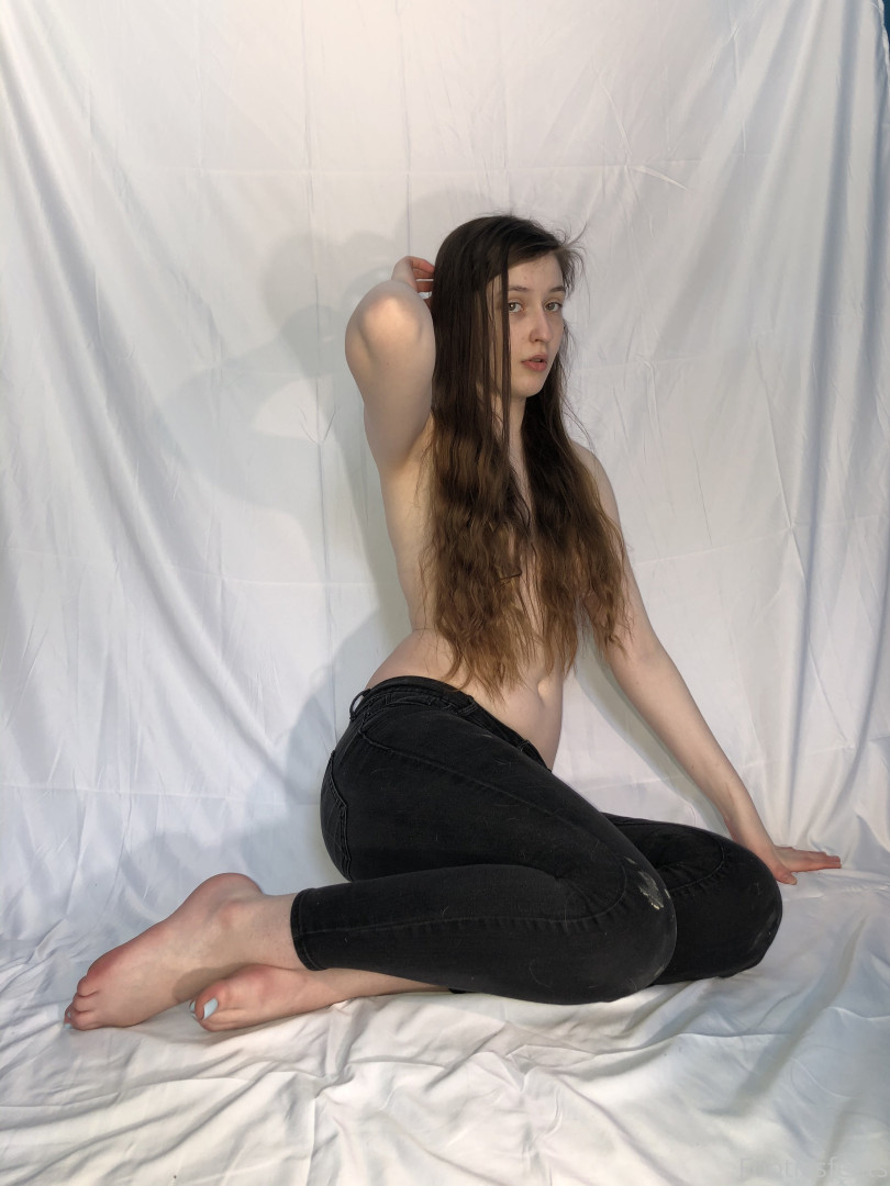 Photo by footiesfeets published on January 15,2024 03:31:18 - BestThots