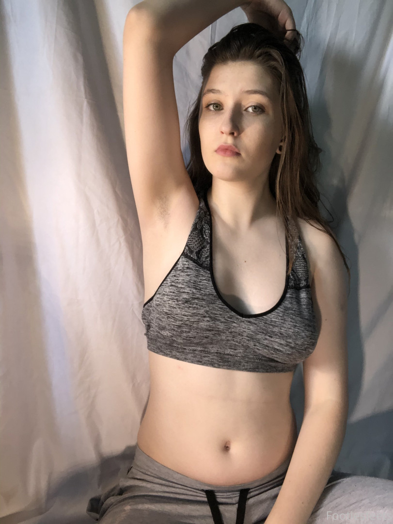 Photo by footiesfeets published on January 15,2024 03:31:54 - BestThots