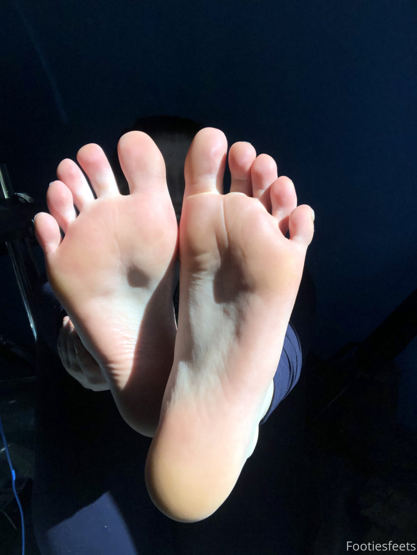 Photo by footiesfeets published on January 15,2024 03:32:35 - BestThots