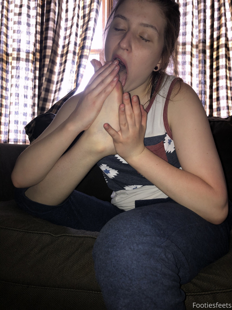 Photo by footiesfeets published on January 15,2024 03:35:56 - BestThots