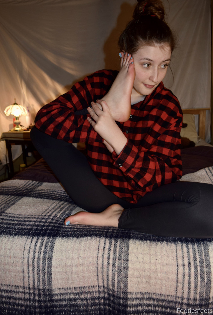 Photo by footiesfeets published on January 15,2024 03:36:38 - BestThots