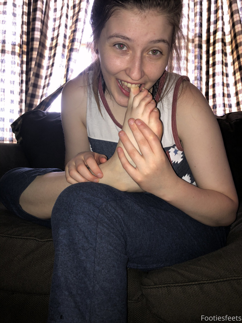 Photo by footiesfeets published on January 15,2024 03:37:15 - BestThots