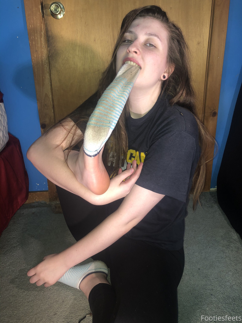 Photo by footiesfeets published on January 15,2024 03:38:09 - BestThots