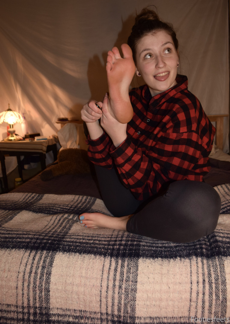 Photo by footiesfeets published on January 15,2024 03:39:05 - BestThots