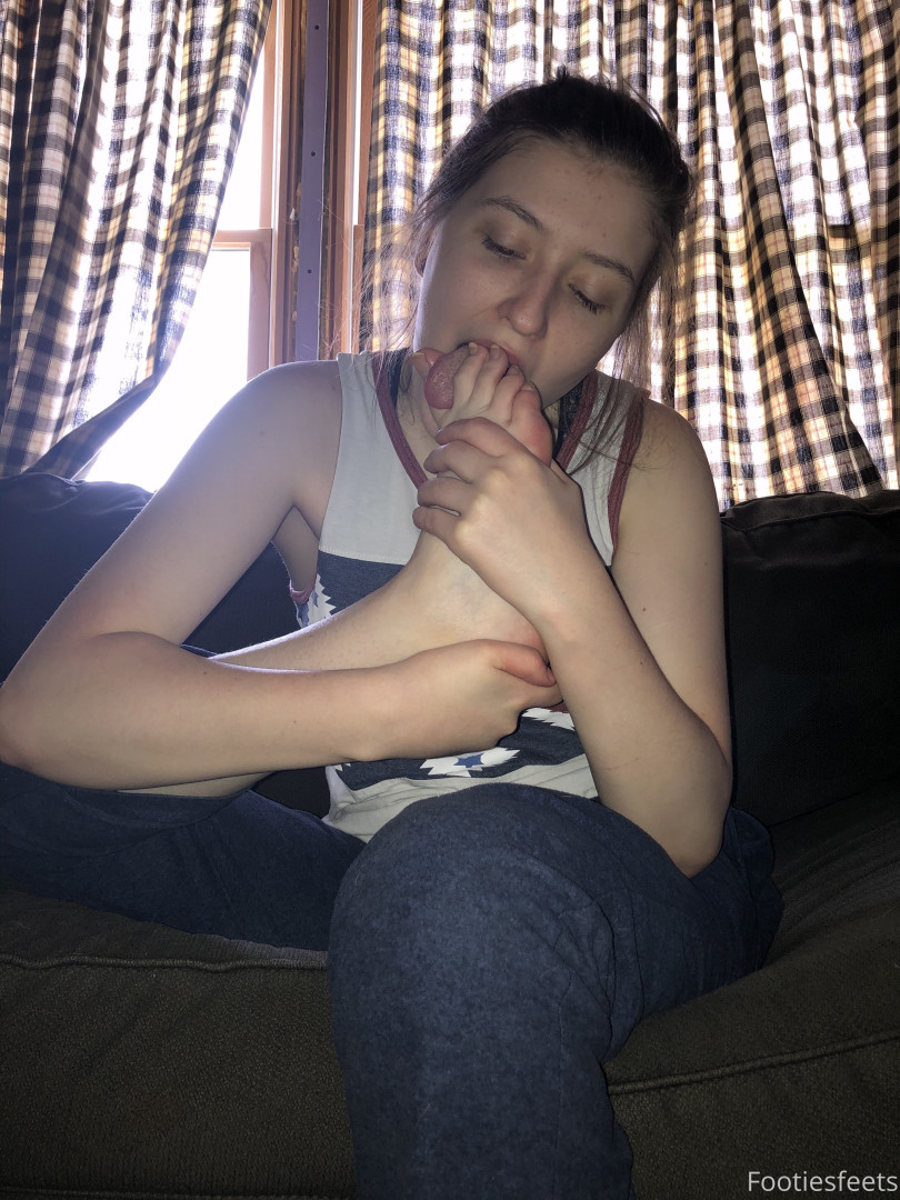 Photo by footiesfeets published on January 15,2024 03:40:41 - BestThots