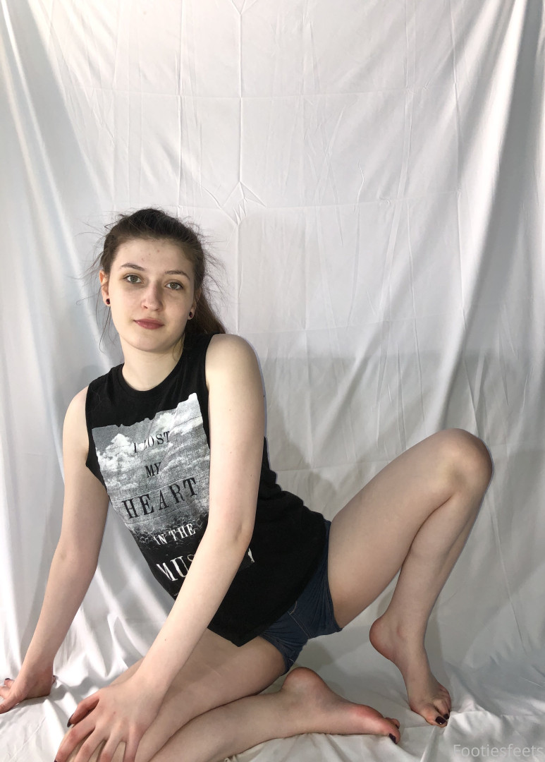 Photo by footiesfeets published on January 15,2024 03:41:19 - BestThots