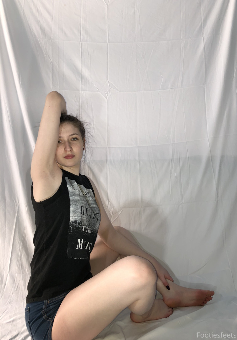 Photo by footiesfeets published on January 15,2024 03:42:16 - BestThots