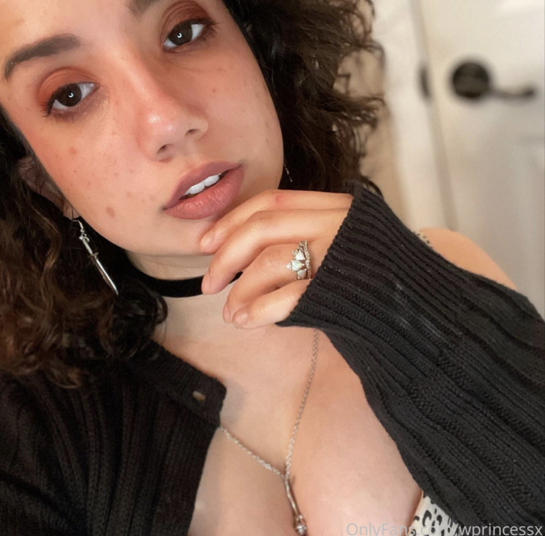 Photo by banginpromos published on July 19,2023 19:44:36 - BestThots