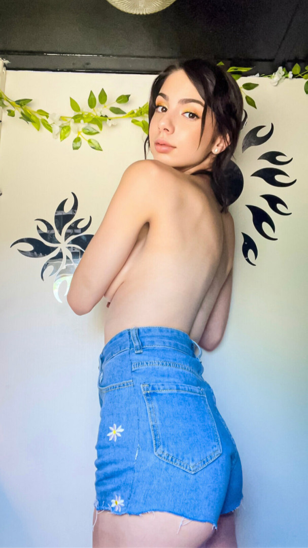 Photo by banginpromos published on July 19,2023 19:44:53 - BestThots