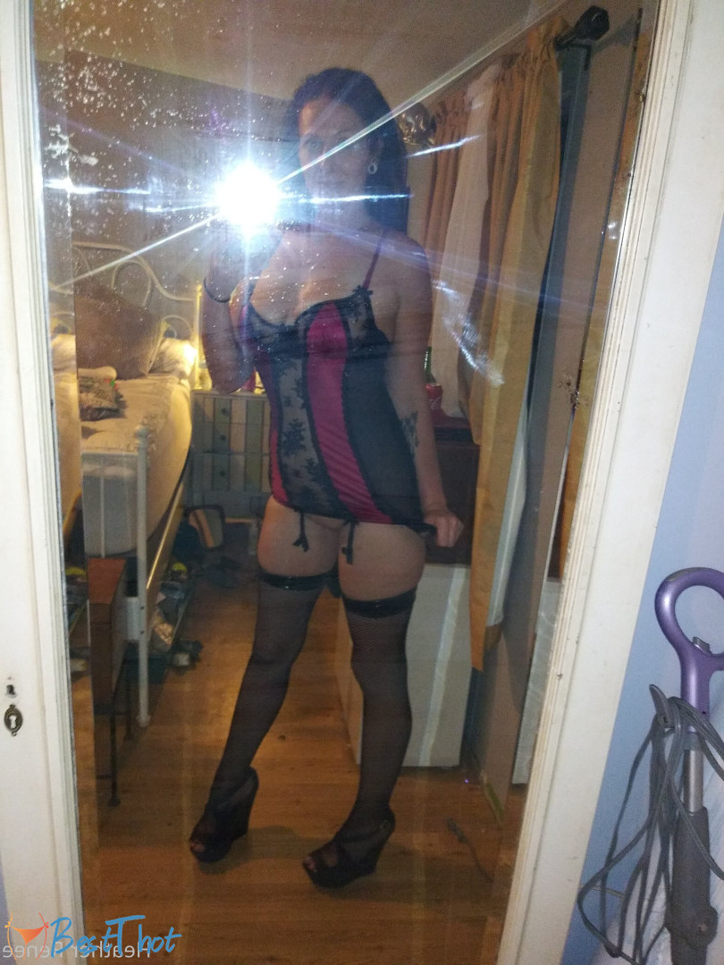 Photo by reneequinnxxx published on December 19,2024 23:06:54 - BestThots