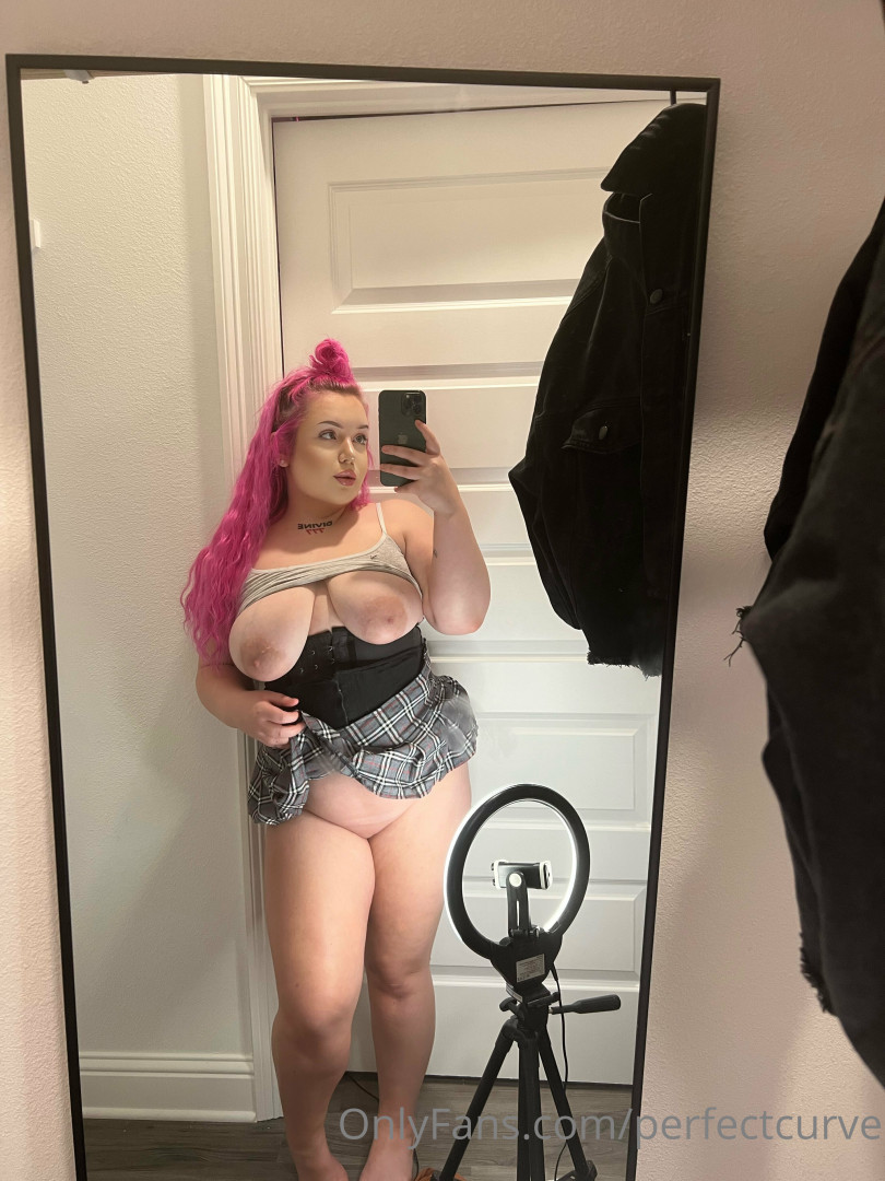 Photo by perfectcurve published on July 22,2023 20:49:42 - BestThots