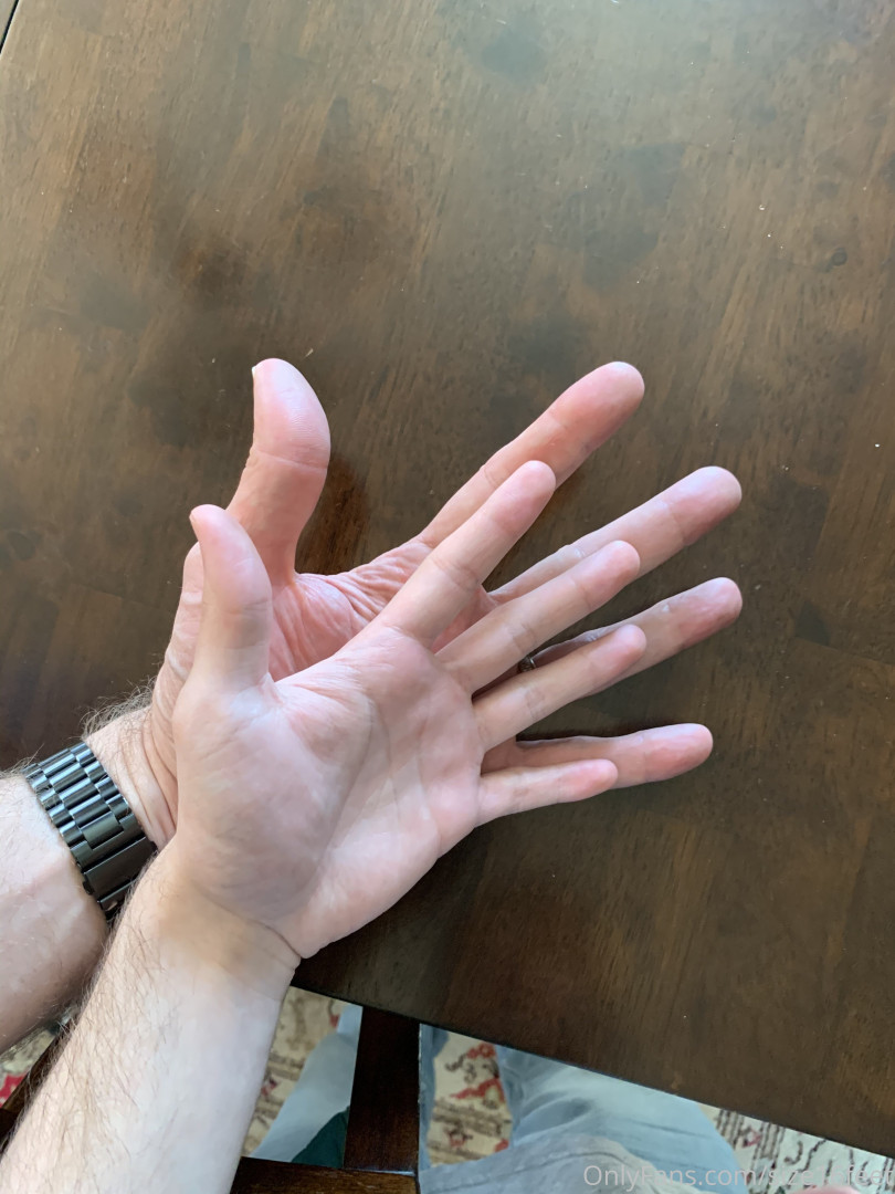 Photo by size16feet published on May 17,2023 23:36:44 - BestThots