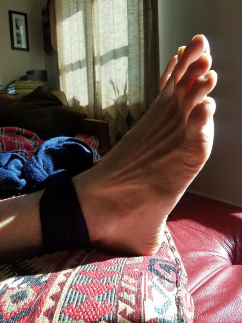 Photo by size16feet published on May 17,2023 23:36:58 - BestThots