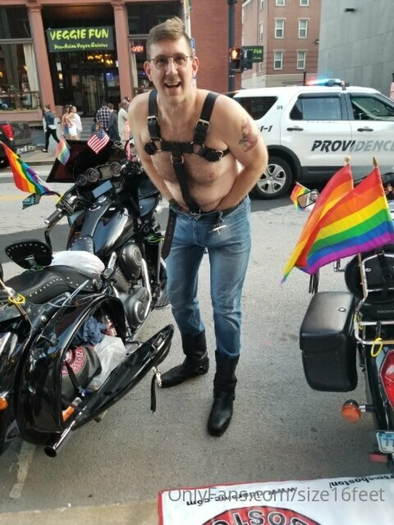 Photo by size16feet published on May 17,2023 23:37:06 - BestThots