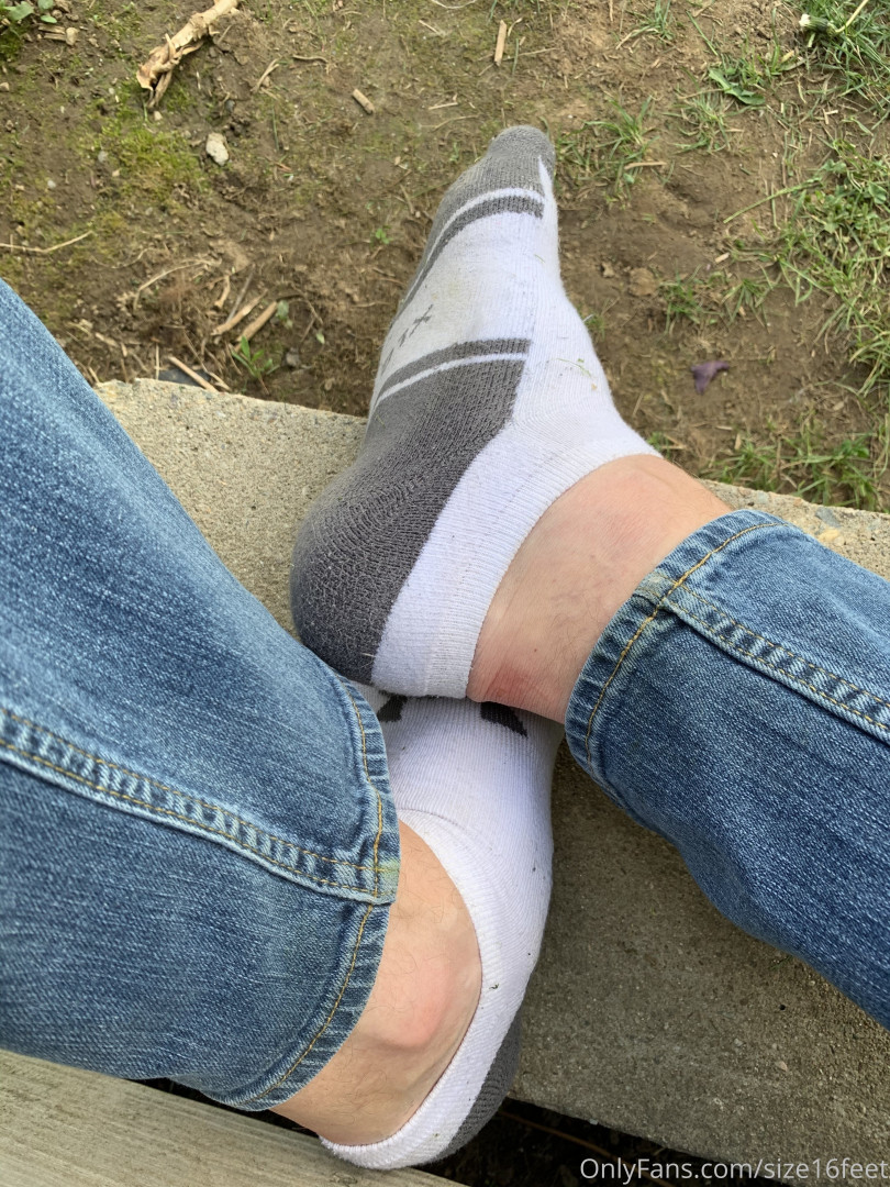 Photo by size16feet published on May 17,2023 23:37:48 - BestThots