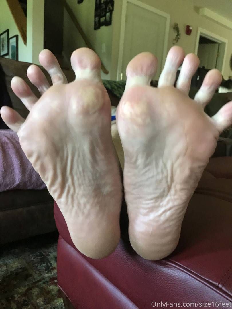 Photo by size16feet published on May 17,2023 23:37:59 - BestThots